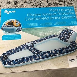 Brand new Pool Lounge